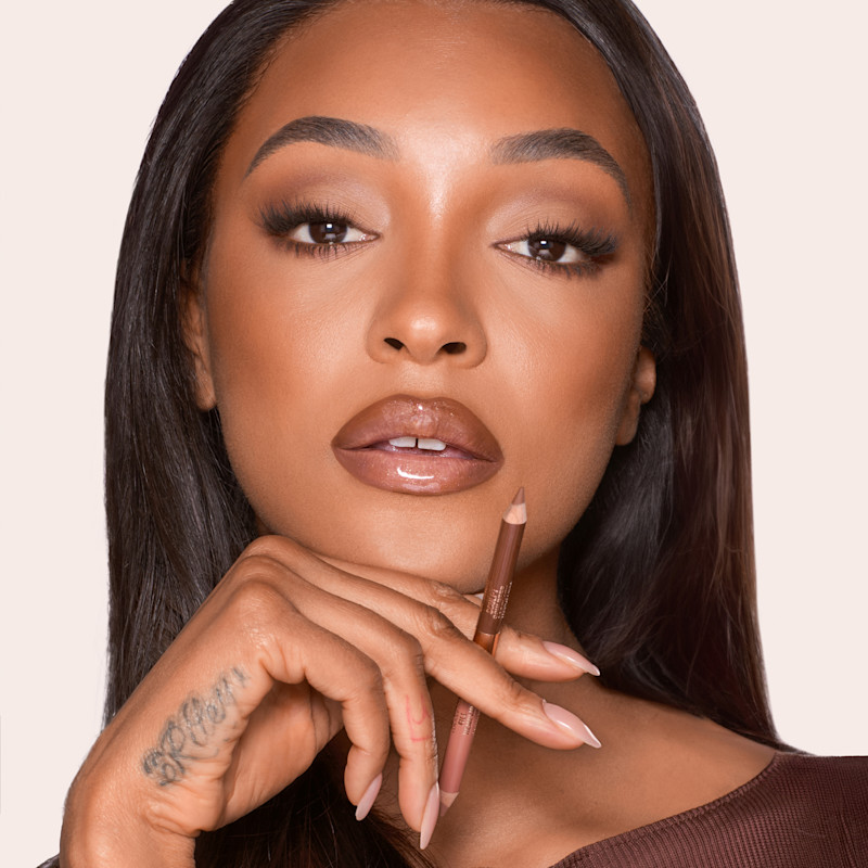 makeup bag of lip sculpting secrets